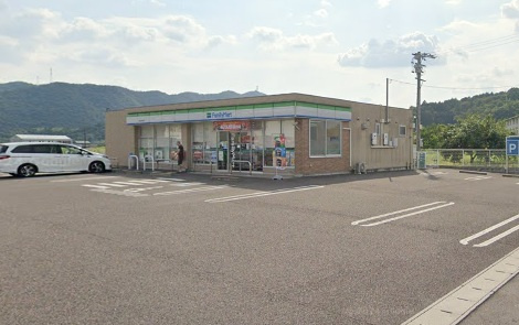 ファミリーマート黒岩店