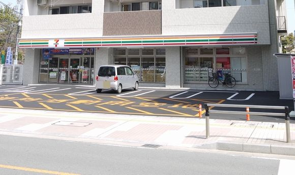 セブン−イレブン 津市西丸之内店
