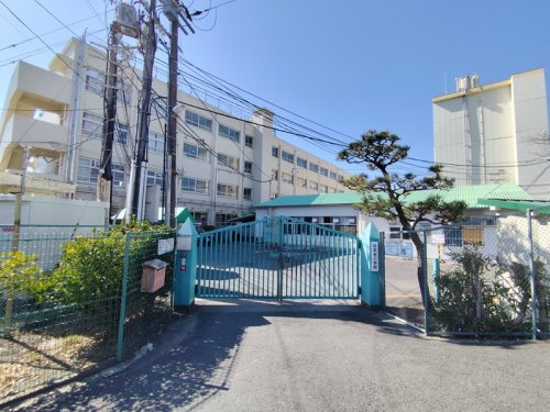 日吉台小学校