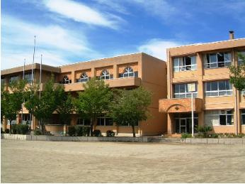 甲府市立東小学校