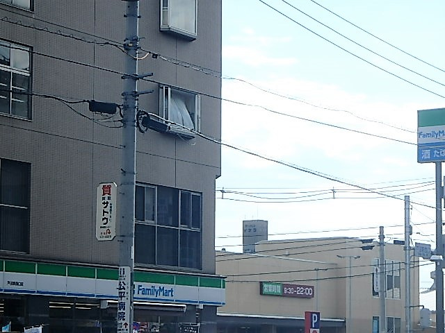 ファミリーマート戸田駅西口店