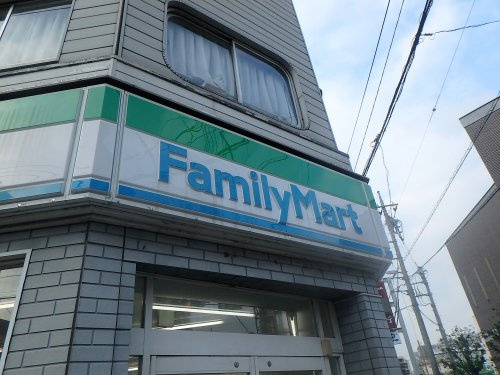 ファミリーマート上戸田二丁目店
