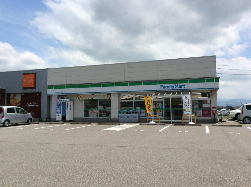 ファミリーマート 婦中ファボーレ前店