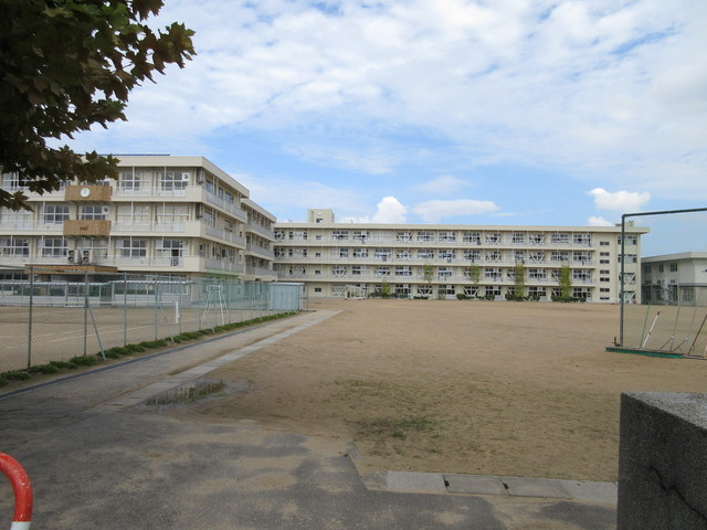 山室中学校