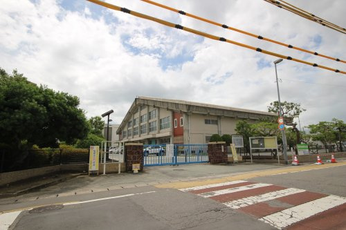 昭栄中学校