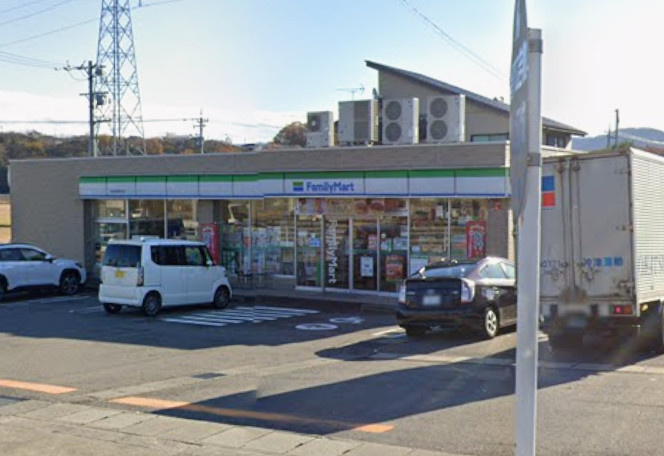 ファミリーマート 小松河田町店
