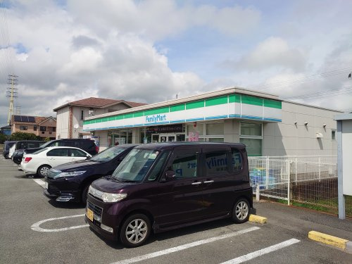 ファミリーマート　うかいや阿成店