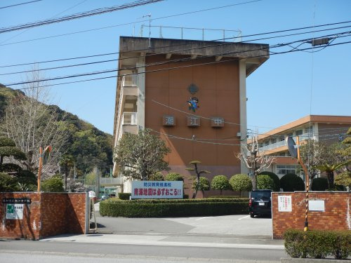 潮江中学校