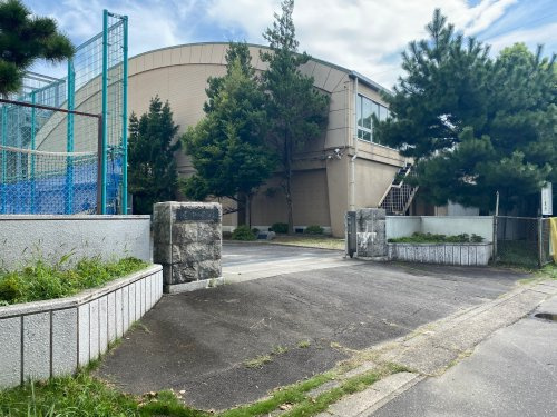 四日市市立港中学校