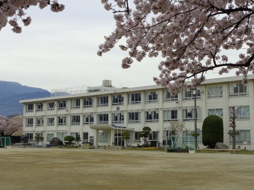 白根東小学校