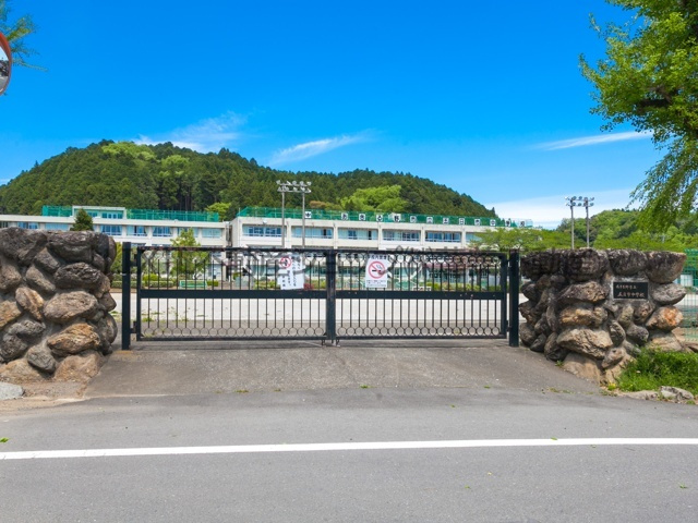 あきる野市立五日市中学校
