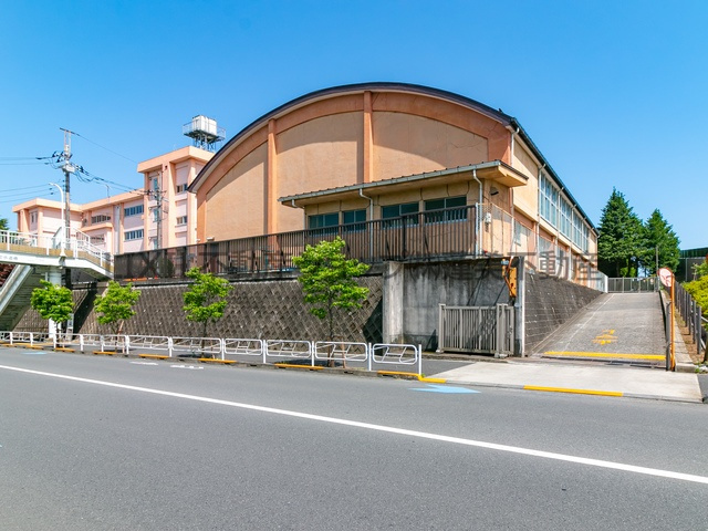 八王子市立長房小学校