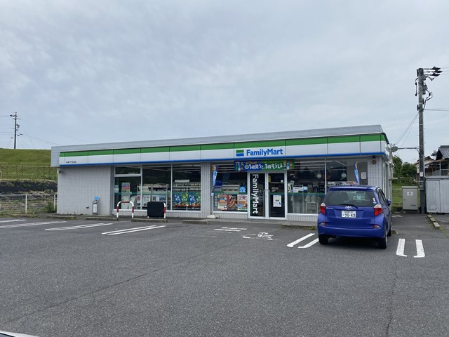 ファミリーマート 中津川千旦林店