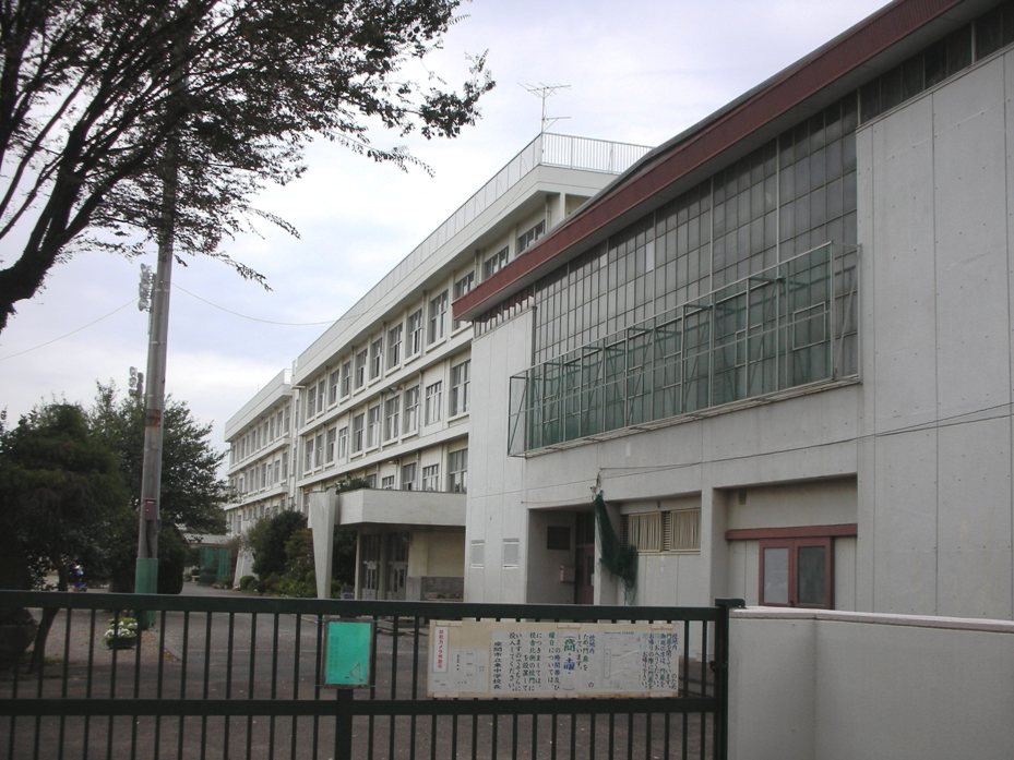 座間市立東中学校