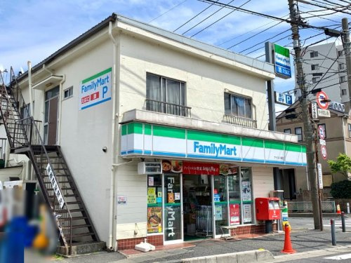 ファミリーマート アイダ八潮店