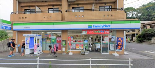 ファミリーマート 花月園駅前店