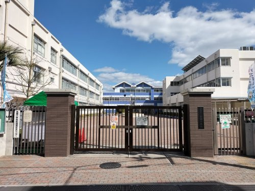 高槻市立高槻小学校