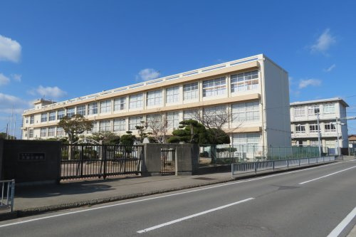 大津小学校