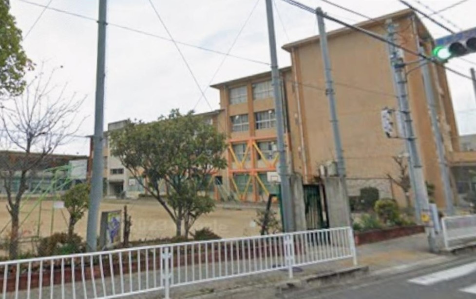 寝屋川市立西小学校