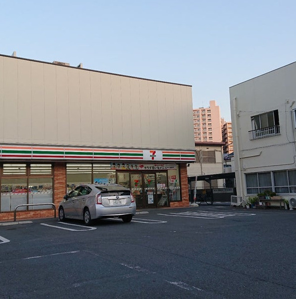 セブンイレブン 梅島駅前店
