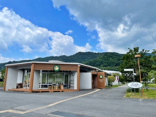 ベーカリー＆カフェ ぱすてる