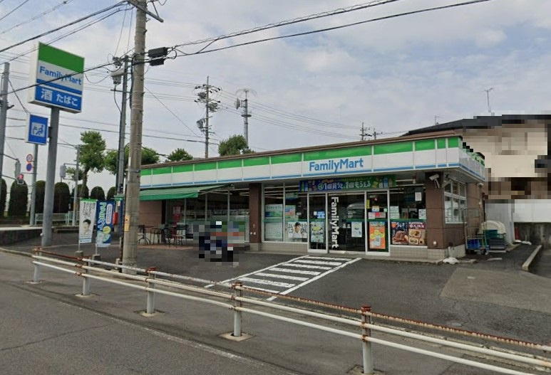 ファミリーマート 高森台店