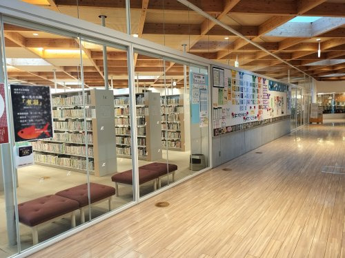 鴻巣市立吹上図書館