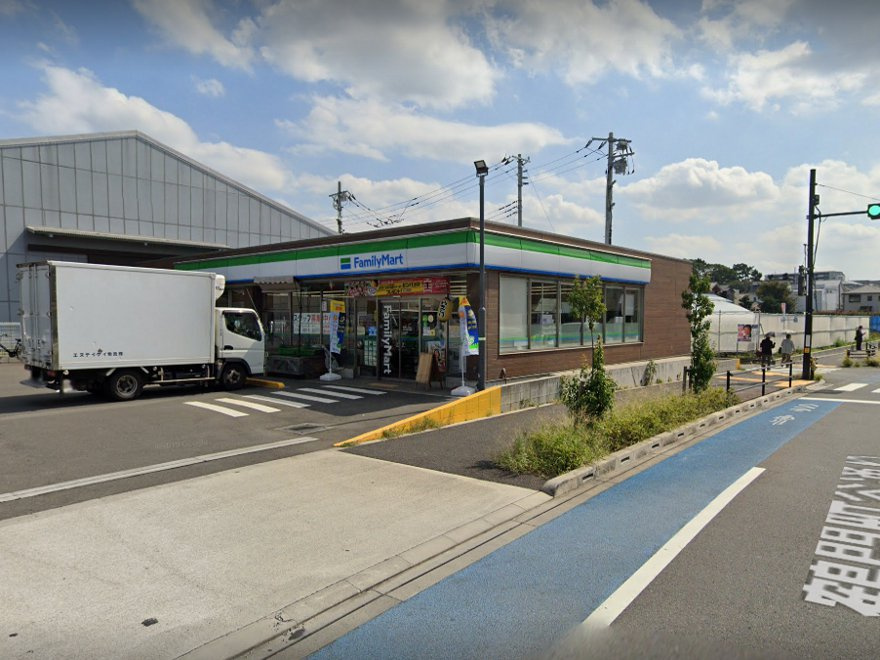ファミリーマート 南町田四丁目店